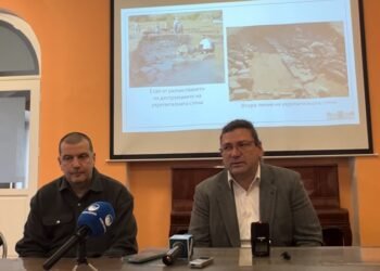 Археолози откриха най-голямата колективна находка на кремъчни пластини при проучванията на халколитното селище край Суворово (ВИДЕО)