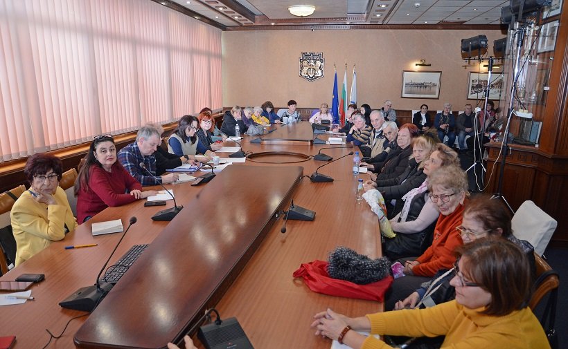 Община Варна ще възложи текущи ремонти на 15 пенсионерски клуба