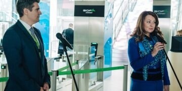 Нови електронни гишета на летище София съкращават времето за проверки