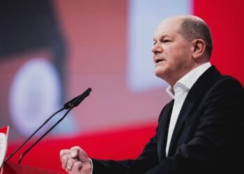 Германският канцлер Олаф Шолц е против германски оръжия в Украйна да обстрелват Русия