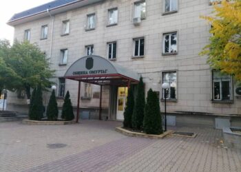Обвинен в ръководене на организирана престъпна група за длъжностни престъпления в Омуртаг остава в ареста