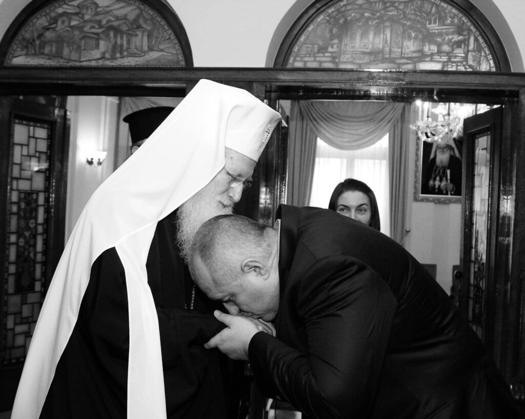 След кончината на Неофит: Борисов призова политиците да не се месят на църквата