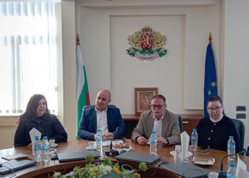 Търсят бързо решение на проблемите с транспорта и липсата на лични лекари в община Ветрино