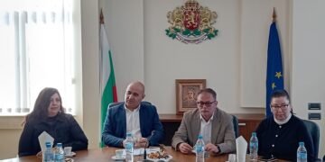 Търсят бързо решение на проблемите с транспорта и липсата на лични лекари в община Ветрино