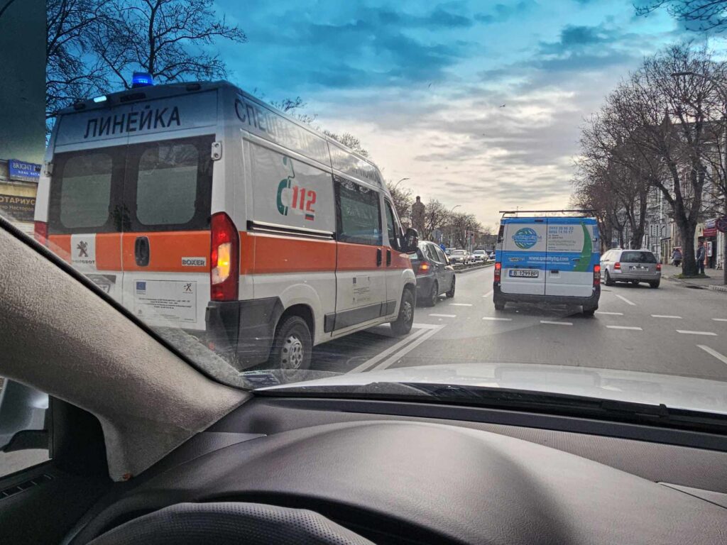 Блъснаха велосипедист на бул. "Мария Луиза" във Варна
