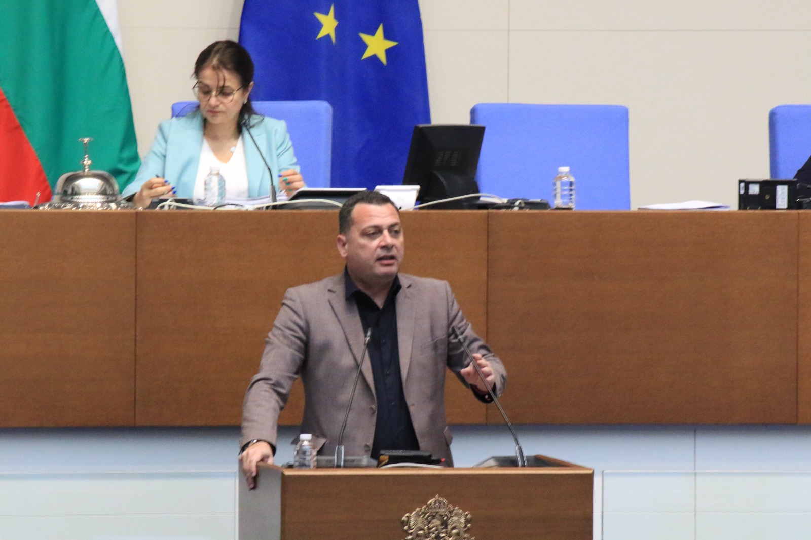 БСП: Абсурд! ГЕРБ протестира срещу ГЕРБ за мигрантите
