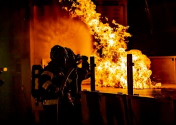 ЕС мобилизира подкрепа за борба с горските пожари в Северна Македония, България и Албания