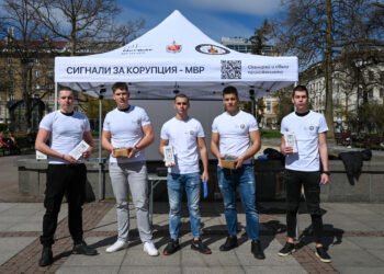 Създадоха мобилно приложение за подаване на сигнали срещу корумпирани полицаи (ВИДЕО)