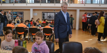 Кметът Благомир Коцев откри с първи шахматен ход „Ученическа купа Варна 2024