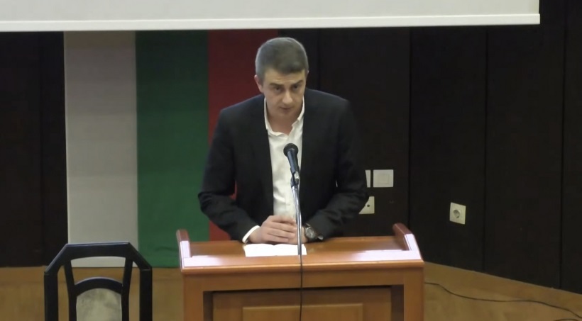 Общинският съветник Ивайло Костадинов: "Синята зона" във Варна би трябвало да е за улеснение на хората, а не за печалба (ВИДЕО)