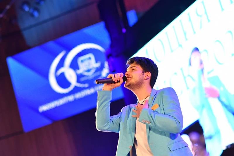 Студентът от МУ-Варна Александър Петров е номиниран за Годишните музикални награди на БГ радио и има нужда от нашата подкрепа