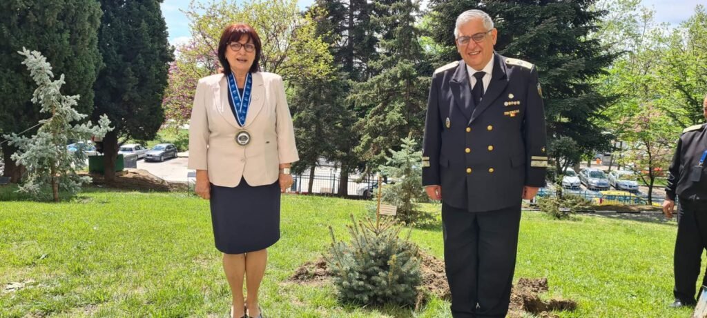 Милена Банкова удостоена с Почетен знак „За заслуги към ВВМУ“