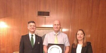 Отличие за екипажа на кораба „Св. св. Кирил и Методий“ от Парламента на Провинция Чубут, Аржентина