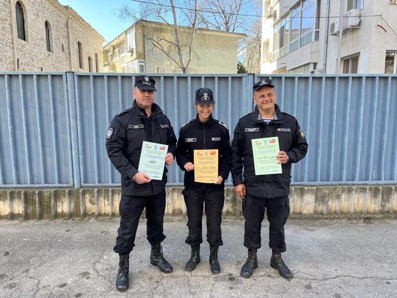 Второ място за Морско училище в състезание по стрелба с „Макаров“