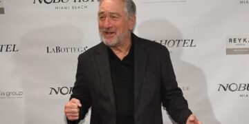 Робърт де Ниро открива хотел във Варна