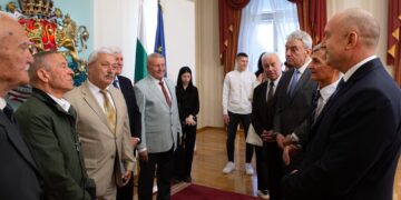 Президентът: България има достоен принос към развитието на авиацията благодарение на родолюбието, куража и всеотдайността на поколения наши летци (ВИДЕО)