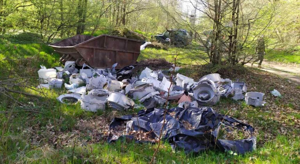Изчистиха 25 тона отпадъци в район "Аспарухово"