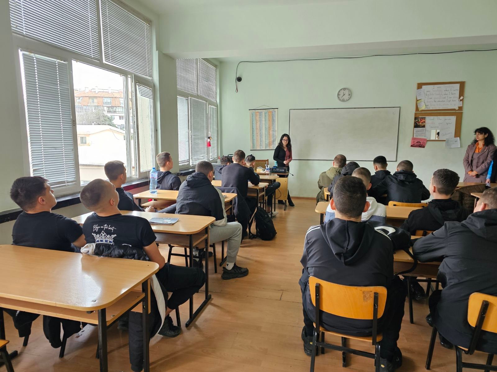 Прокурори от Районната прокуратура проведоха срещи с ученици от Варна и региона