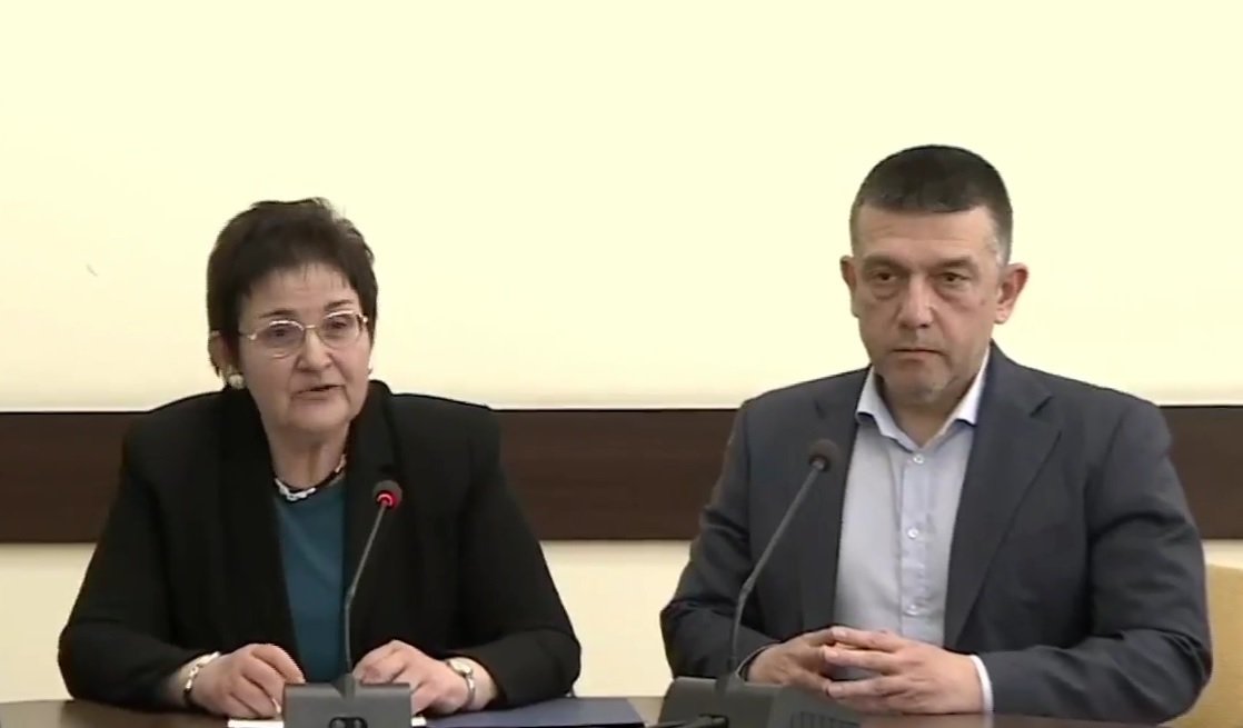 Новият министър на финансите смени директора на Агенция "Митници" (ВИДЕО)