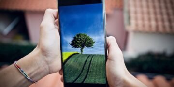 Китай създава вечен смартфон и течна броня