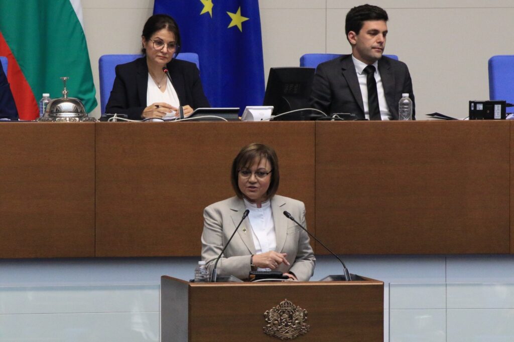 Корнелия Нинова: БСП сме единствените, които не седим в ничии скут