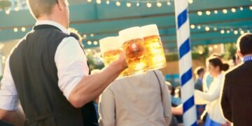 Министър Милошев призовава народните представители да покажат реална грижа за българския туризъм и летния сезон