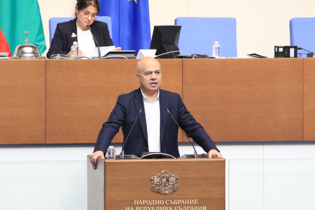 Георги Свиленски: Днес се доказа, че Ваня Григорова е патерица на Бойко Борисов