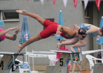 Топплувкиня на „Черно море” покорява университет в Чикаго