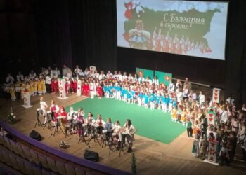 Фантастичен спектакъл под мотото „С България в сърцето” беляза 75-ия юбилей на варненската детска градина „Христо Ботев”