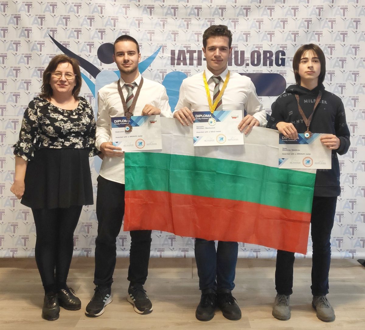 Математическата гимназия във Варна отново с медали по информатика от международен и национален турнир