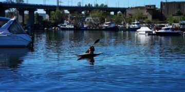 Общински съветници предлагат да се създаде клуб за спортно ветроходство и кану-каяк във Варна