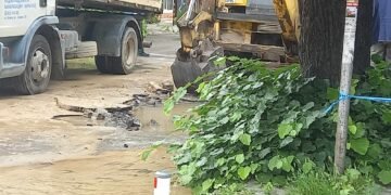 Голяма ВиК авария наводни днес бул. “Владислав” и успоредна улица (ВИДЕО/СНИМКИ)