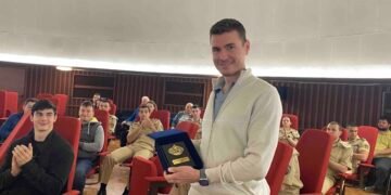 Основателят на EnduroSat изнесе публична лекция в Морско училище