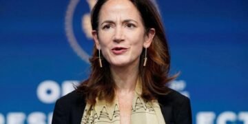 Шефът на разузнаването на САЩ: Войната  в Украйна няма да свърши скоро, Русия напредва на бойното поле