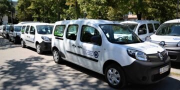 От Общинското предприятие „Паркинги и синя зона“ напомнят, че на официални празници, какъвто е за Варна 15 август, паркирането в синята зона в централната част на града е безплатно.