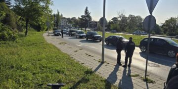 Десетки жители на "Траката" протестираха заради лошото състояние на улиците (СНИМКИ)