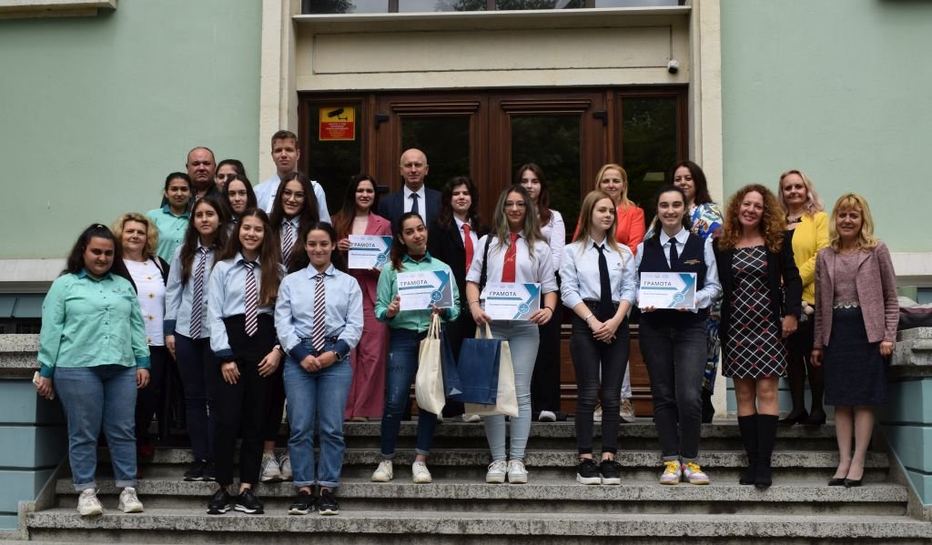 Наградени бяха победителите в конкурса за есе на тема „Медиацията в моите представи“