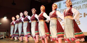 Студентите от специалност “Хореография” на ВСУ „Черноризец Храбър“ представят магията на българския танц