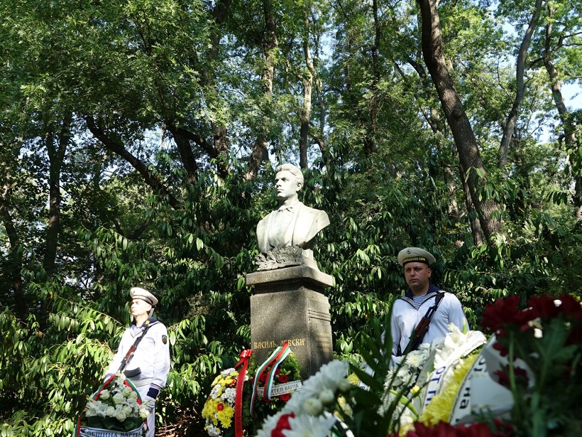 Варна почете 187 години от рождението на Апостола (СНИМКИ)