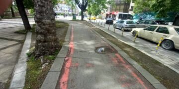 Засилват проверките за нерегламентирано паркиране на автомобили по и в близост до велоалеите във Варна