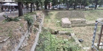 Окастриха джунглата на ул. “Цар Симеон I”, под която се крие безценно богатство за Варна