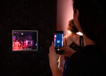 Изложбата “Мис Демокрация (не на политиката!)” гостува във Варна  