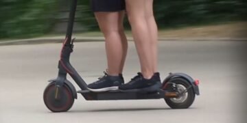 Предлагат каските да станат задължителни за водачите на тротинетки (ВИДЕО)