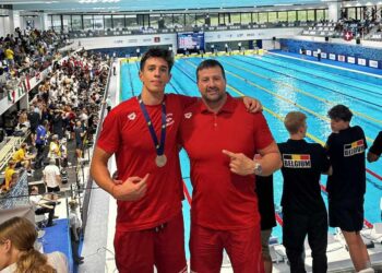 Варненецът Максим Манолов спечели сребро на европейското по плуване