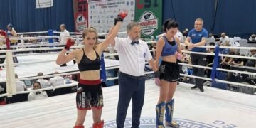 Студентката на Варненския свободен университет Полина Галинова триумфира със Световна купа по кикбокс в Будапеща