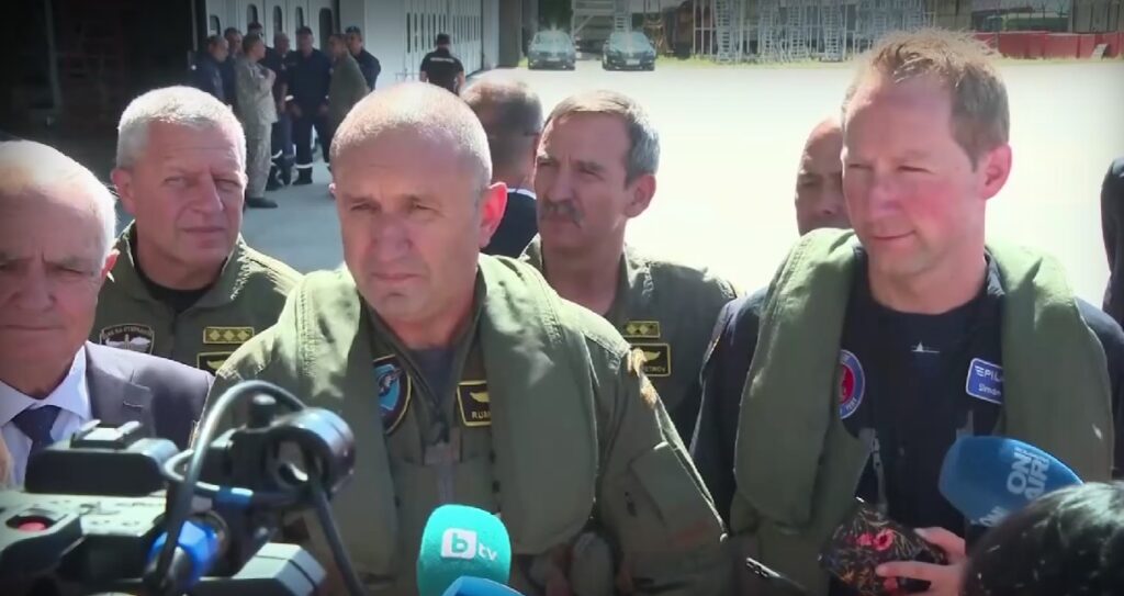 Радев: Очаквам да видя ще има ли подкрепа в НС, за да реша кога да връча втория мандат