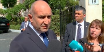 Румен Радев: В Народното събрание проникват тежко компрометирани фигури с вълчи апетит