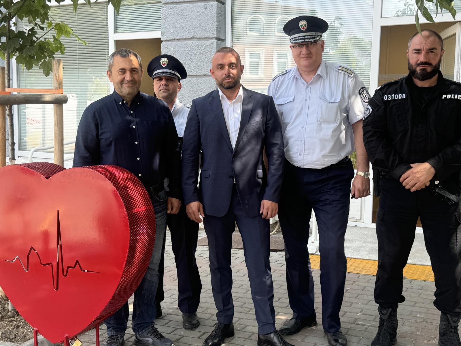 Поставиха контейнер за събиране на пластмасови капачки пред Дирекцията на полицията във Варна