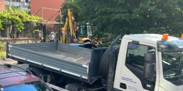 ВиК отстранява сериозна авария по ул. “Ангел Каралийчев” във “Владиславово” (ВИДЕО)