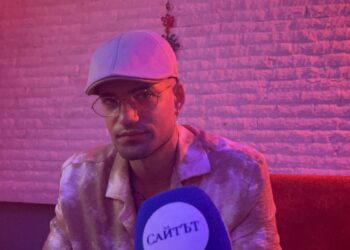 Атанас Колев: На лъчезарна Варна съм фен заклет! Море тече във вените ми! Много пъти пях, докато сърцето плаче! (ВИДЕО)